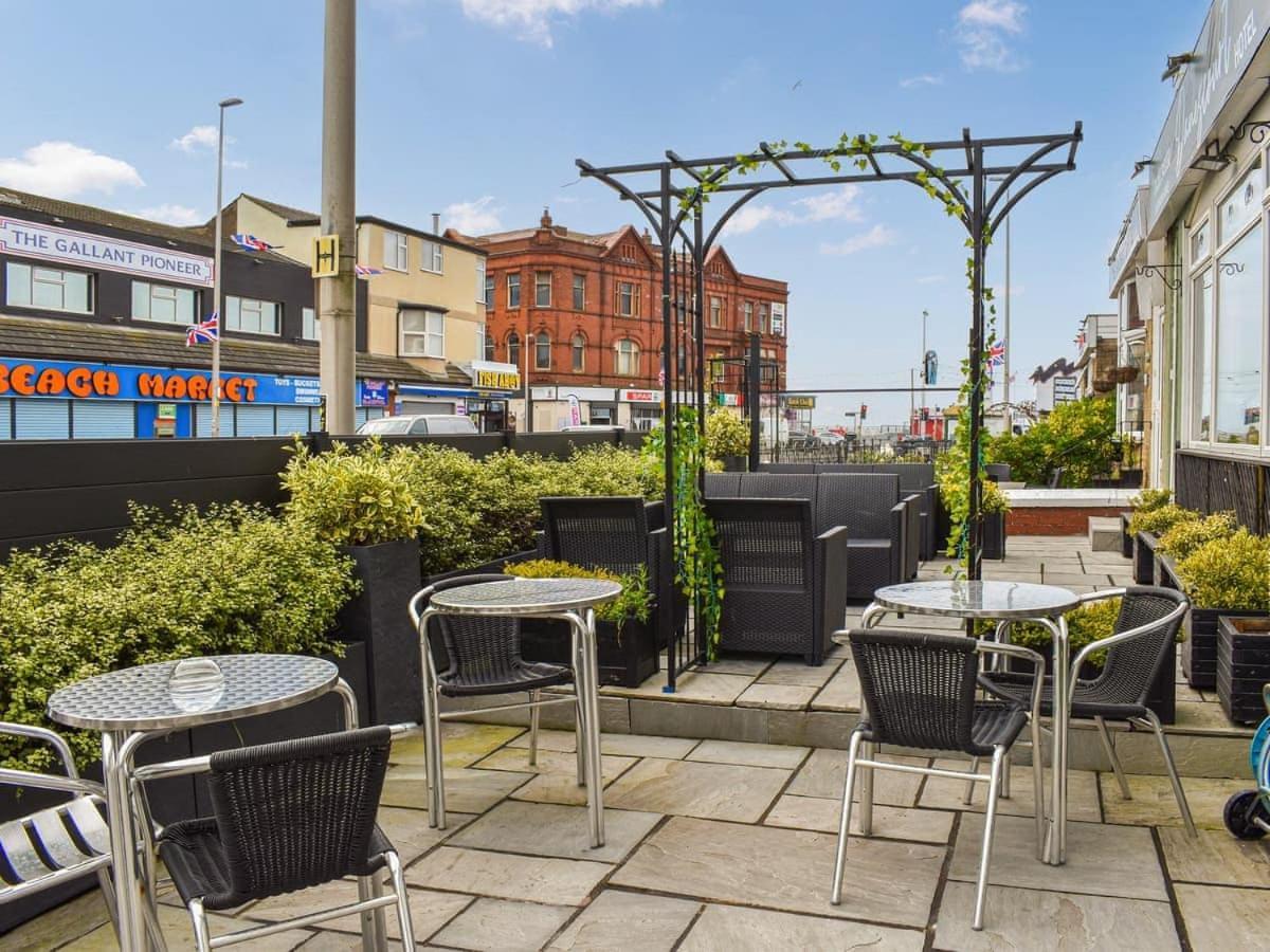 The Danescourt Hotel Blackpool Bagian luar foto